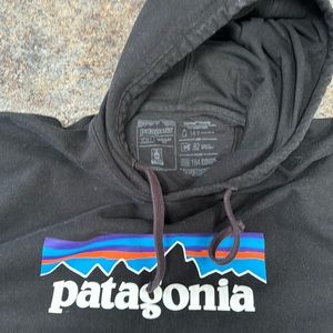 Patagonia XXL Uprisal Hoody Black in color